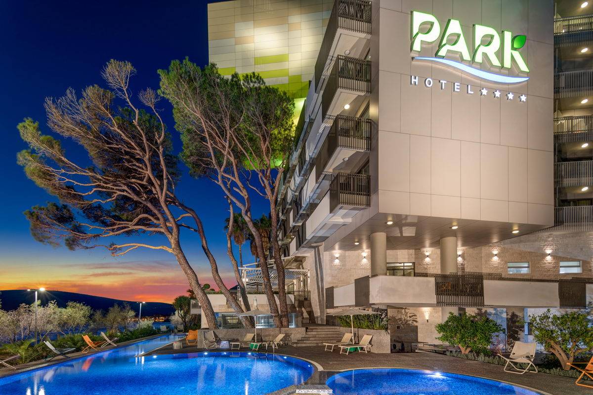 CARINE HOTEL PARK